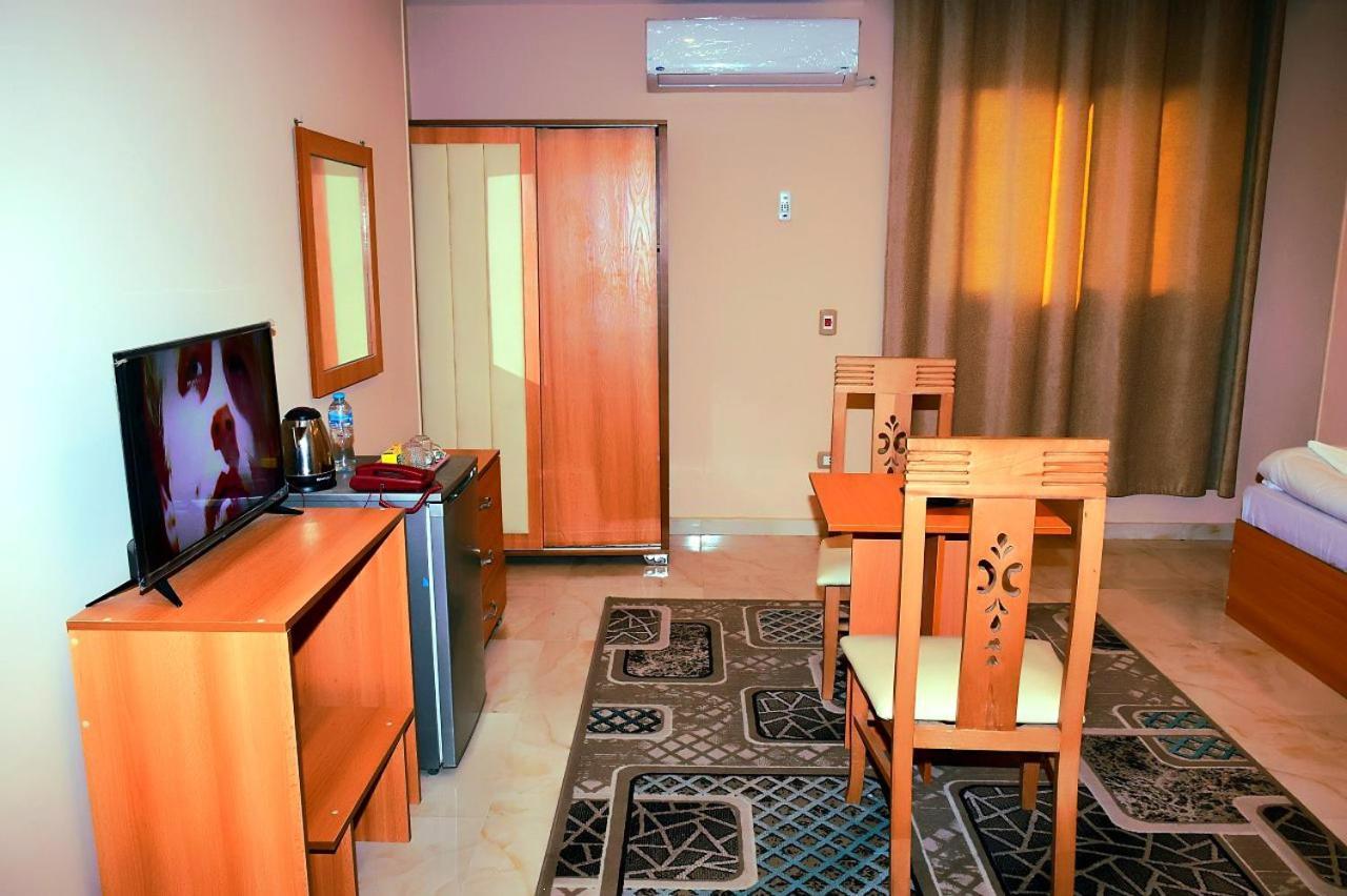 Grand Golden Pyramids View Hotel Kafret el-Gabal Buitenkant foto
