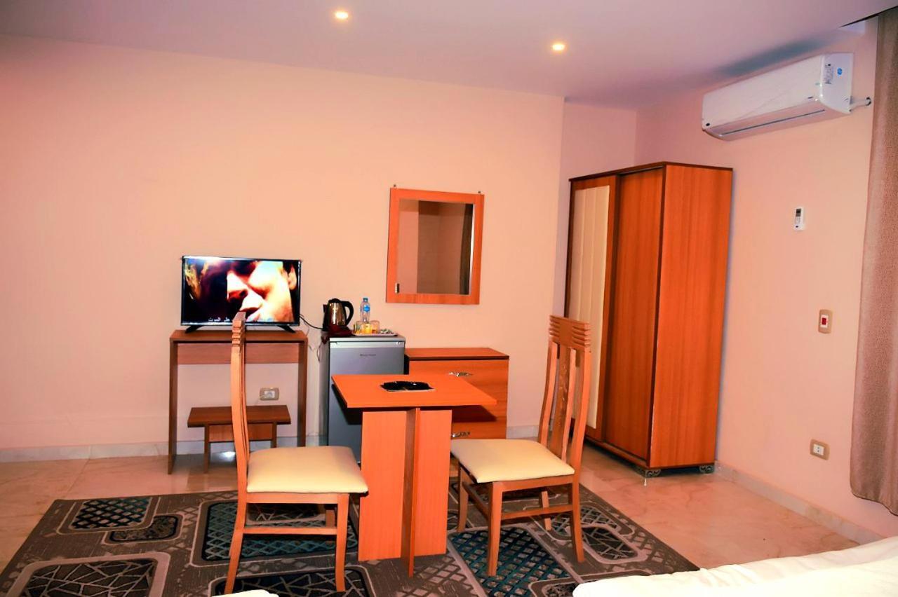 Grand Golden Pyramids View Hotel Kafret el-Gabal Buitenkant foto