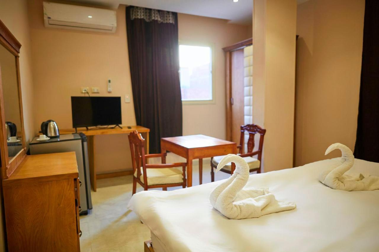 Grand Golden Pyramids View Hotel Kafret el-Gabal Buitenkant foto