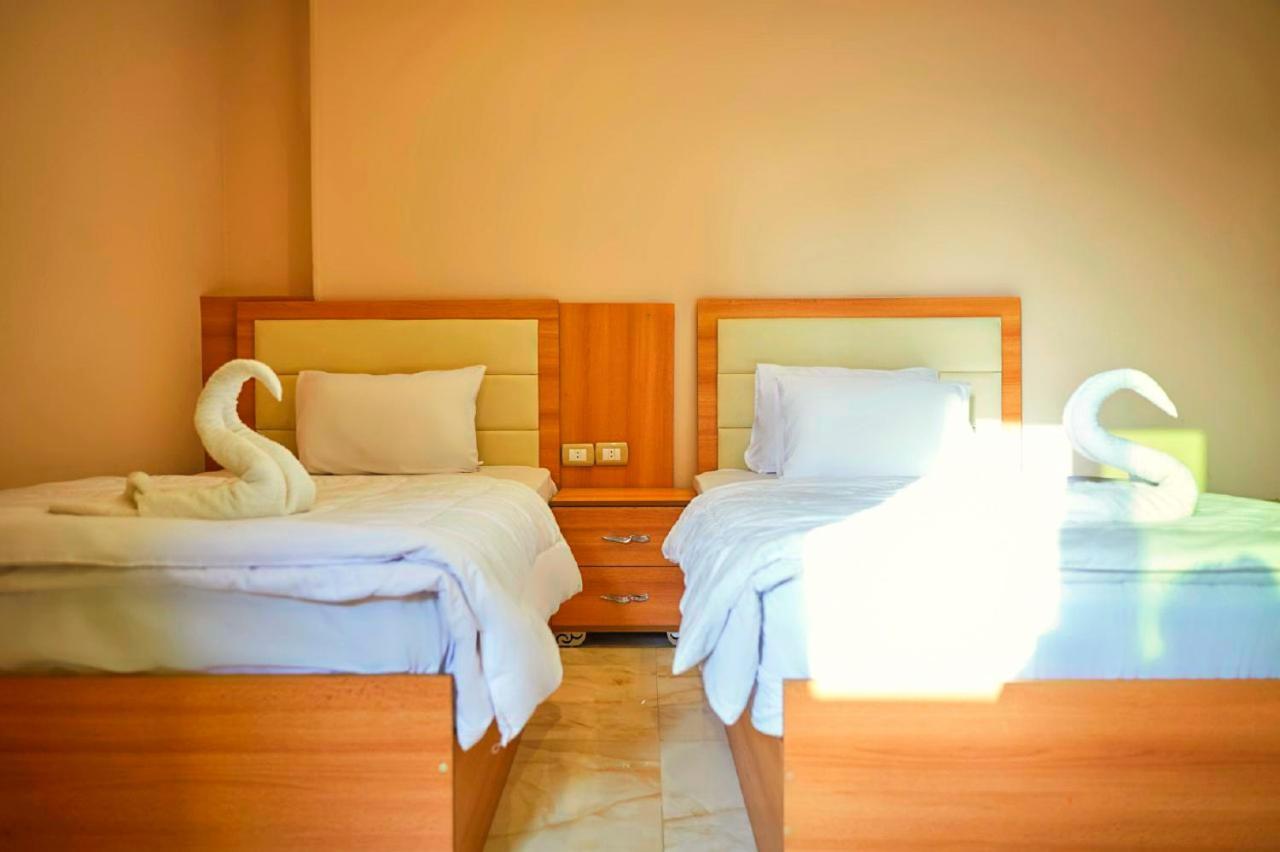 Grand Golden Pyramids View Hotel Kafret el-Gabal Buitenkant foto